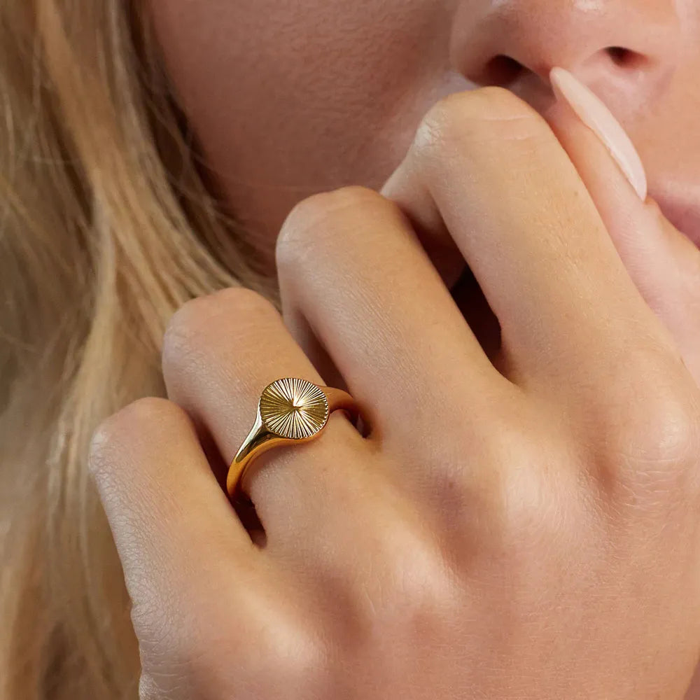 Delicate Rays Texture Ring
